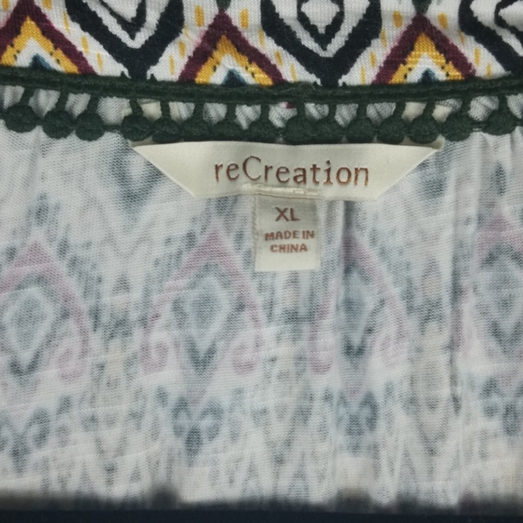 ReCreation, 0012, BOHO top with grn, gld and burg. - Picture 3 of 6